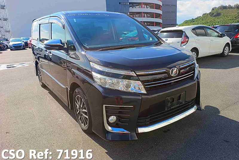 Toyota / Voxy 2015